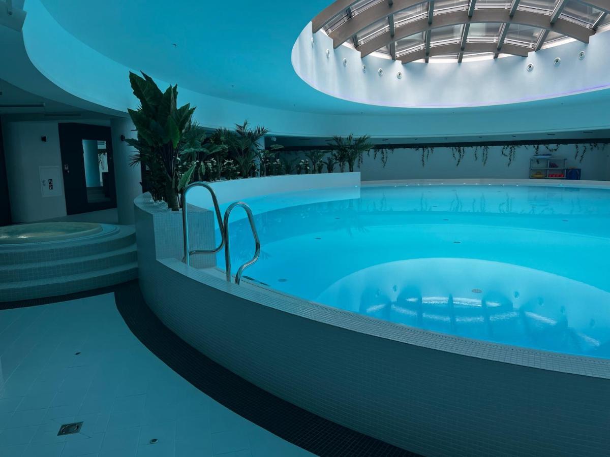 Hanza Tower Bohemia 22 Pool & Jacuzzi ชเตชชิน ภายนอก รูปภาพ